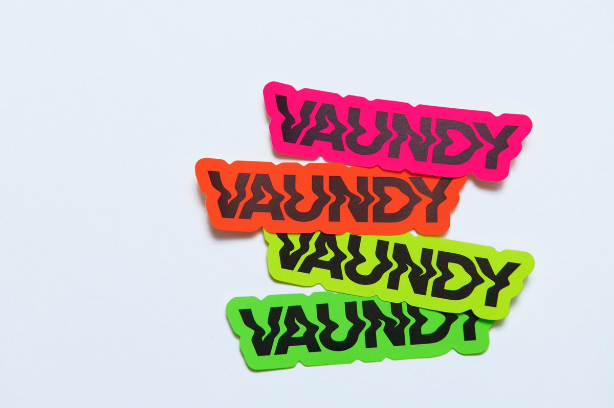 vaundy 直筆サイン入りドームステッカー vaundy 直筆サイン入りドーム