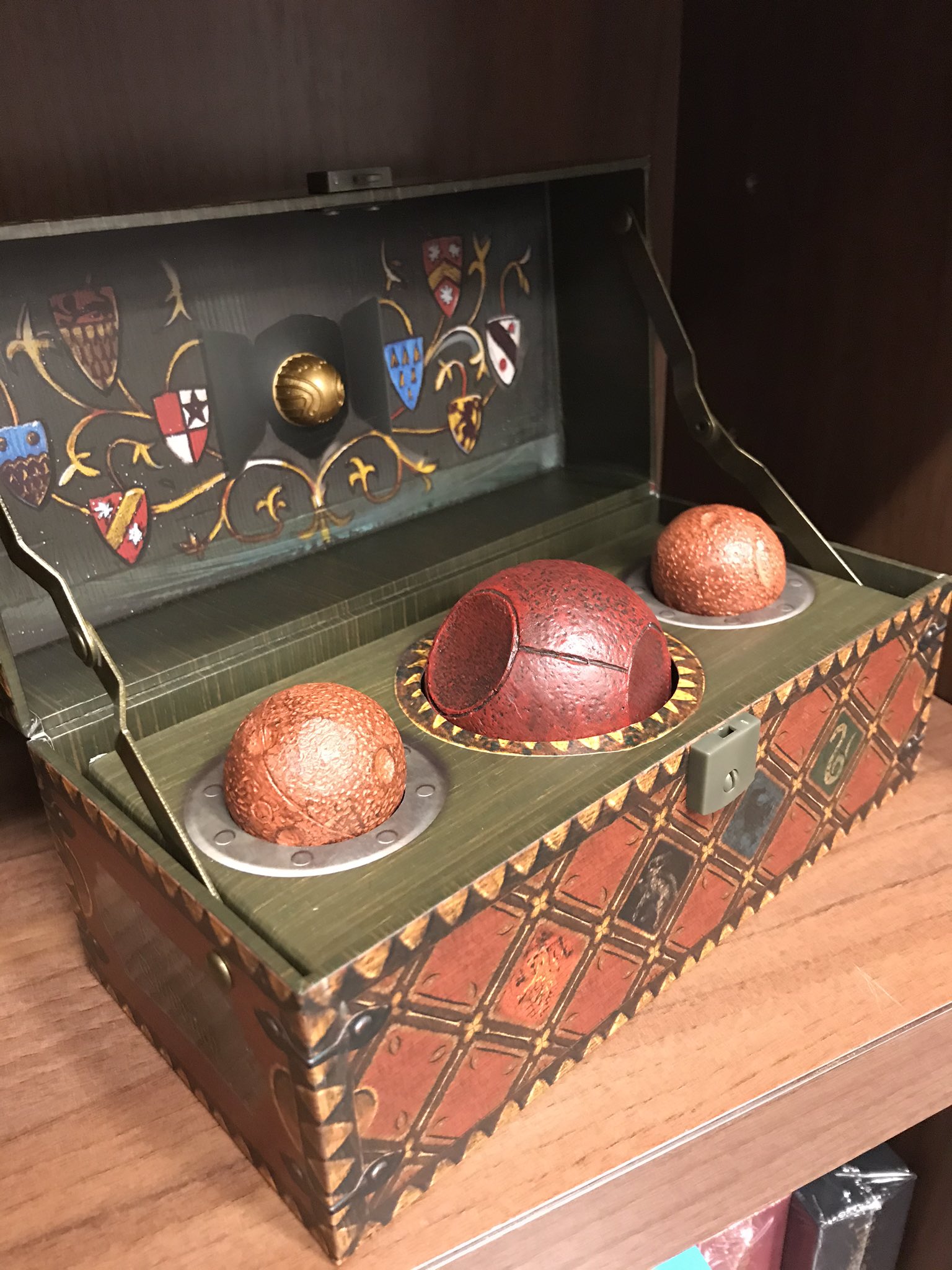 2004年ハリーポッターの世界展 クィディッチ アクセサリーボックス