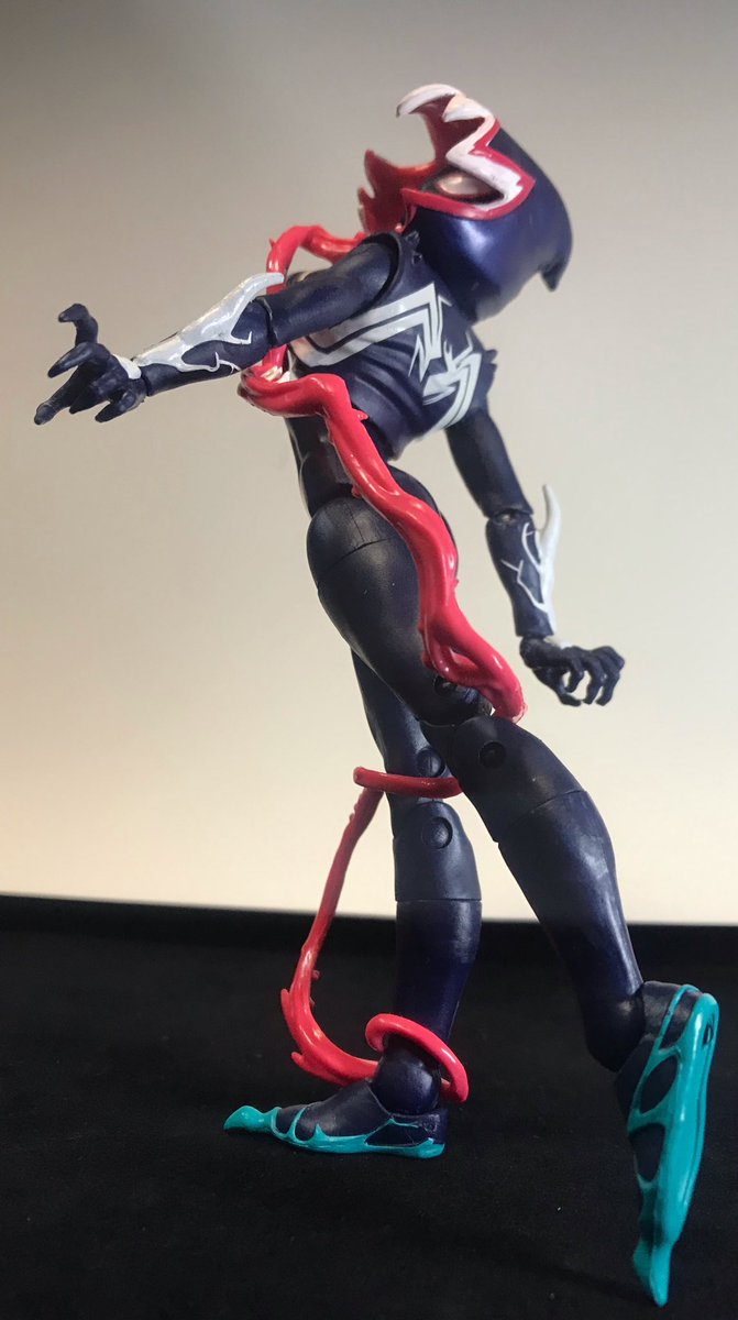 シンビオートと合体したゴーストスパイダーことスパイダーグウェン