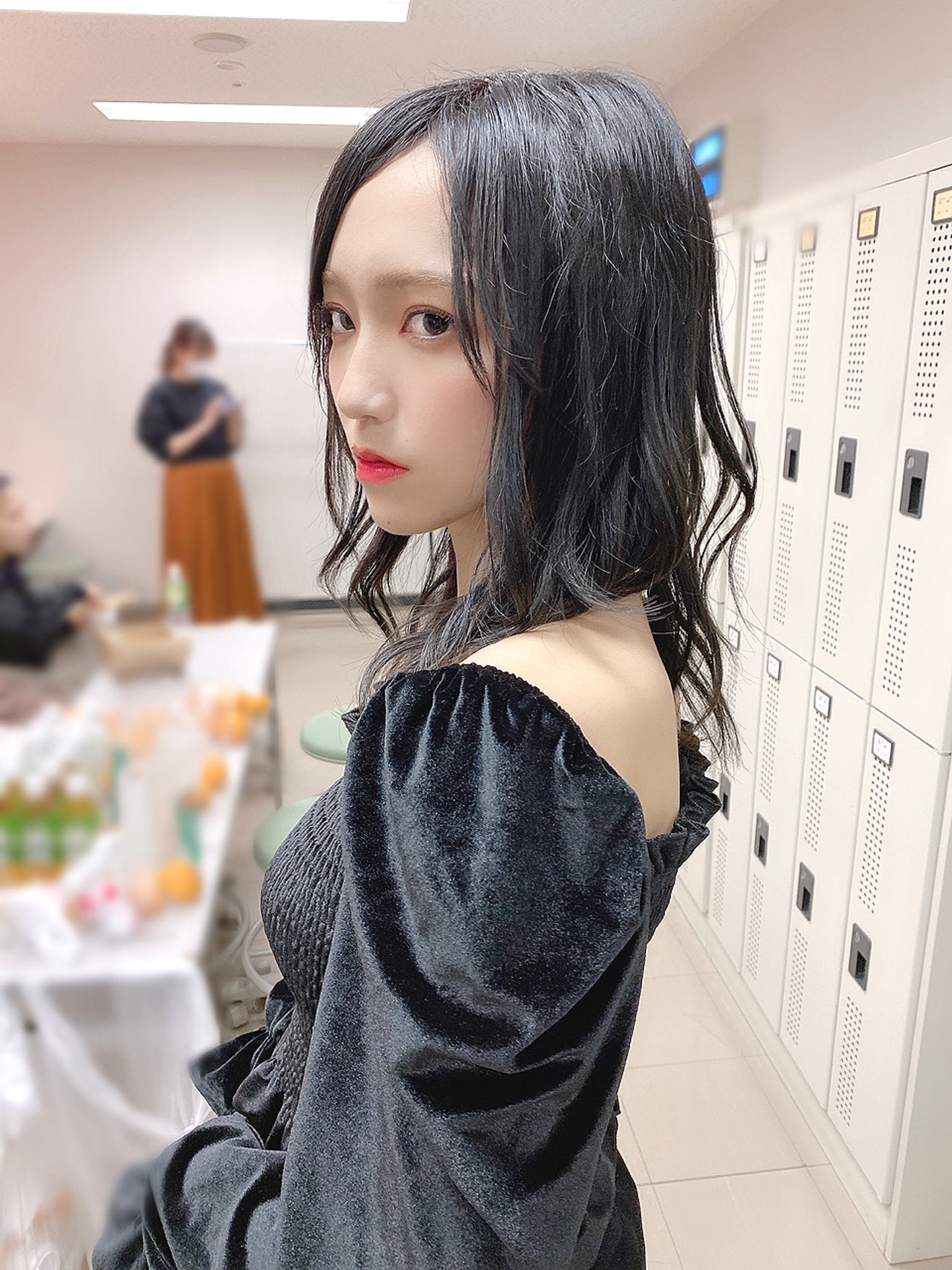 む*ぎ様 【最終値下げ】野口衣織 ツアー黒衣装 ヨリ 生写真 直筆 む*ぎ