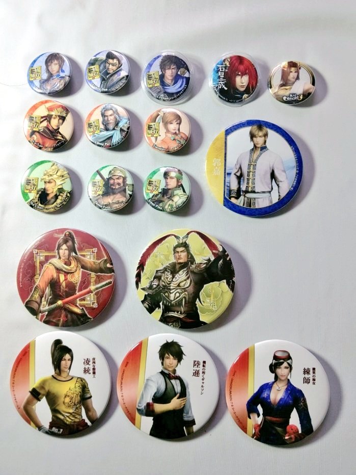 三国無双 8 試遊 缶バッジ 呂布 呂玲綺 三國無双 呂布 缶バッジ | K-BOOKS