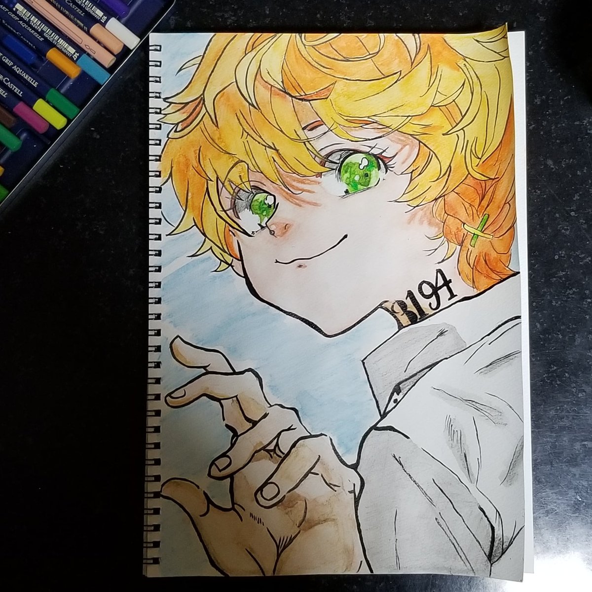 水彩色鉛筆 アニメキャラクターイラスト ピンク水着の美人キャラクター