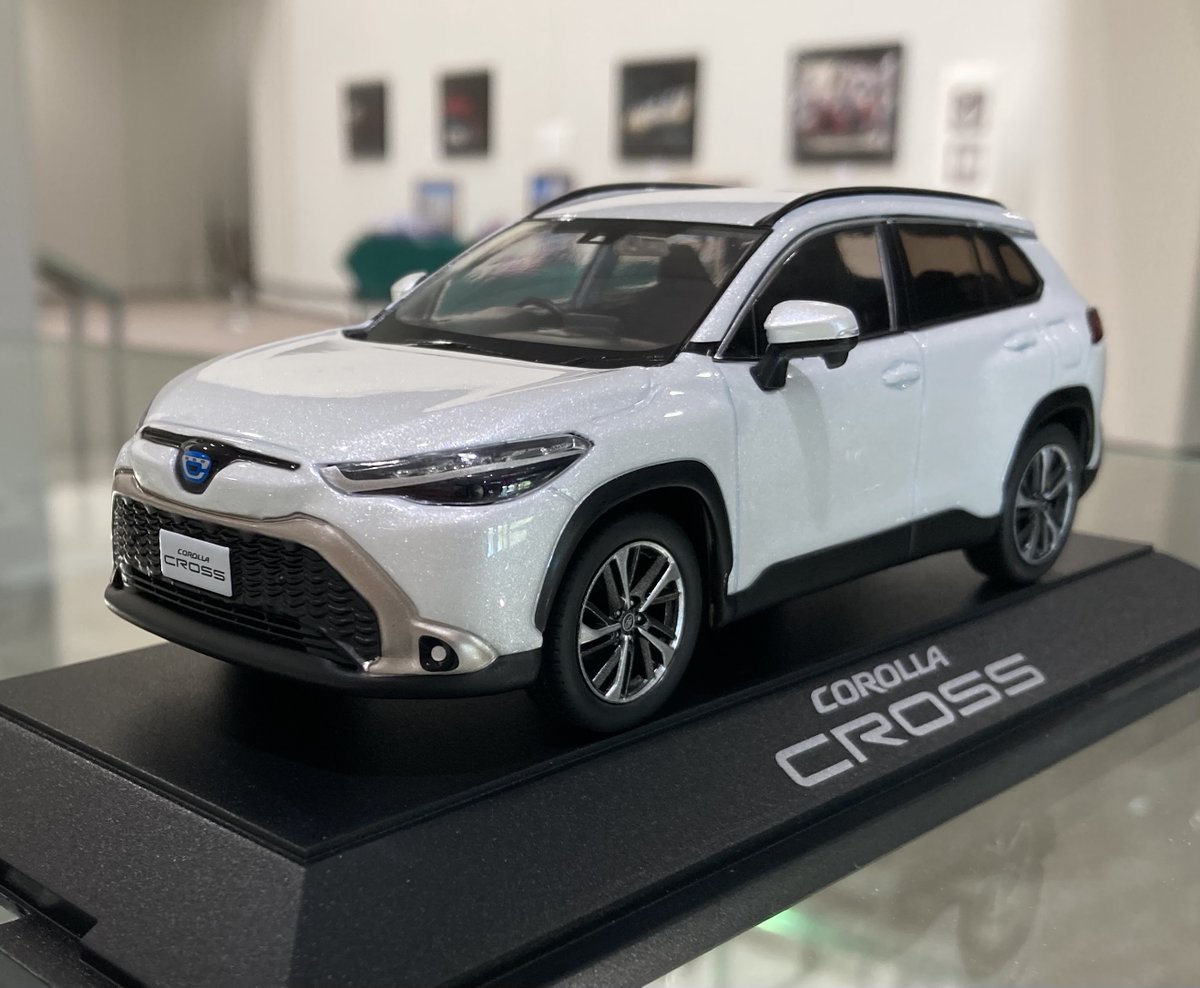 な*ん様 【トヨタ博物館正規品】新型 カローラクロス カラーサンプル