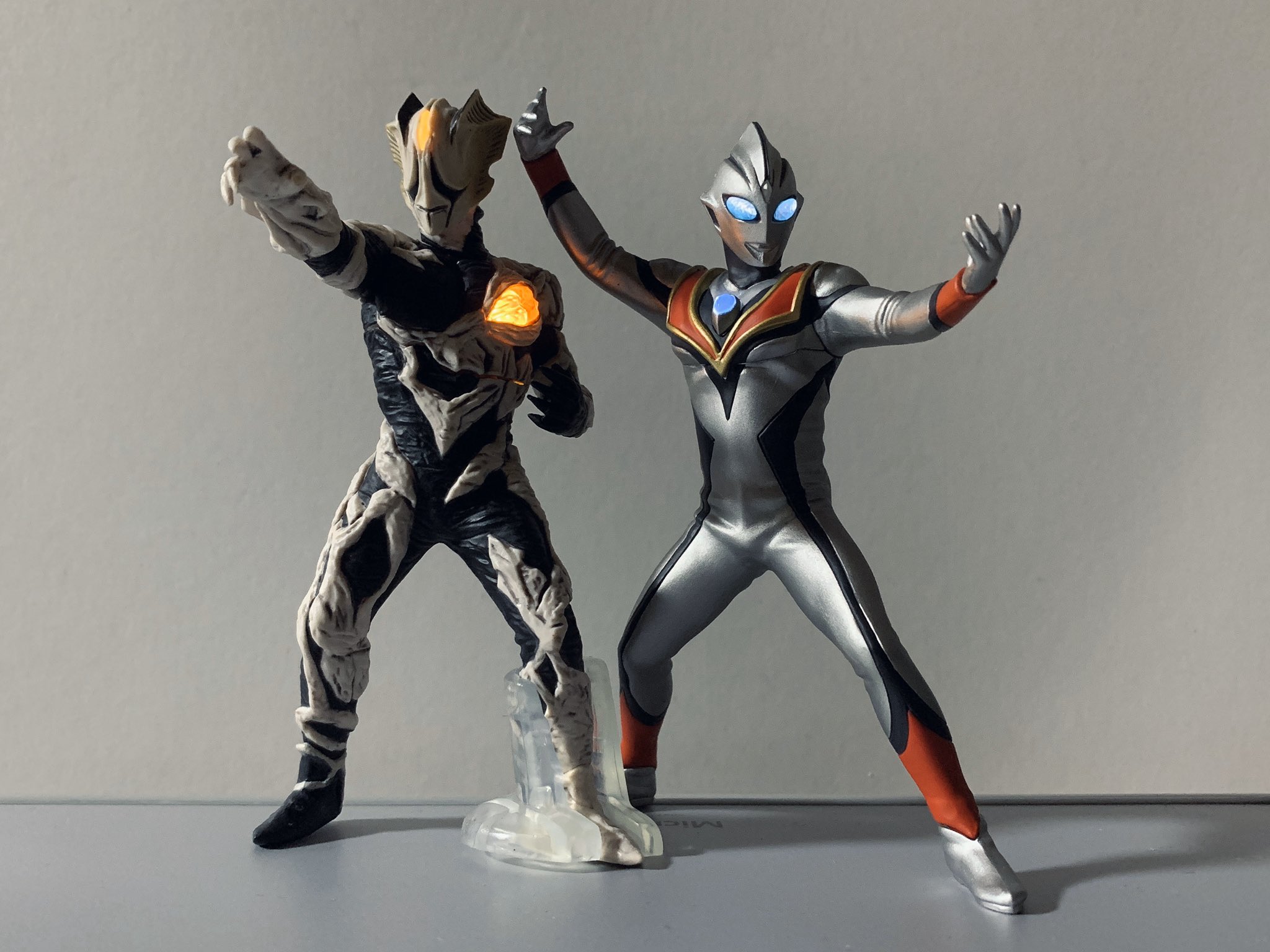 未開封】アルティメットルミナス 良い イーヴィルティガ/キリエロイド