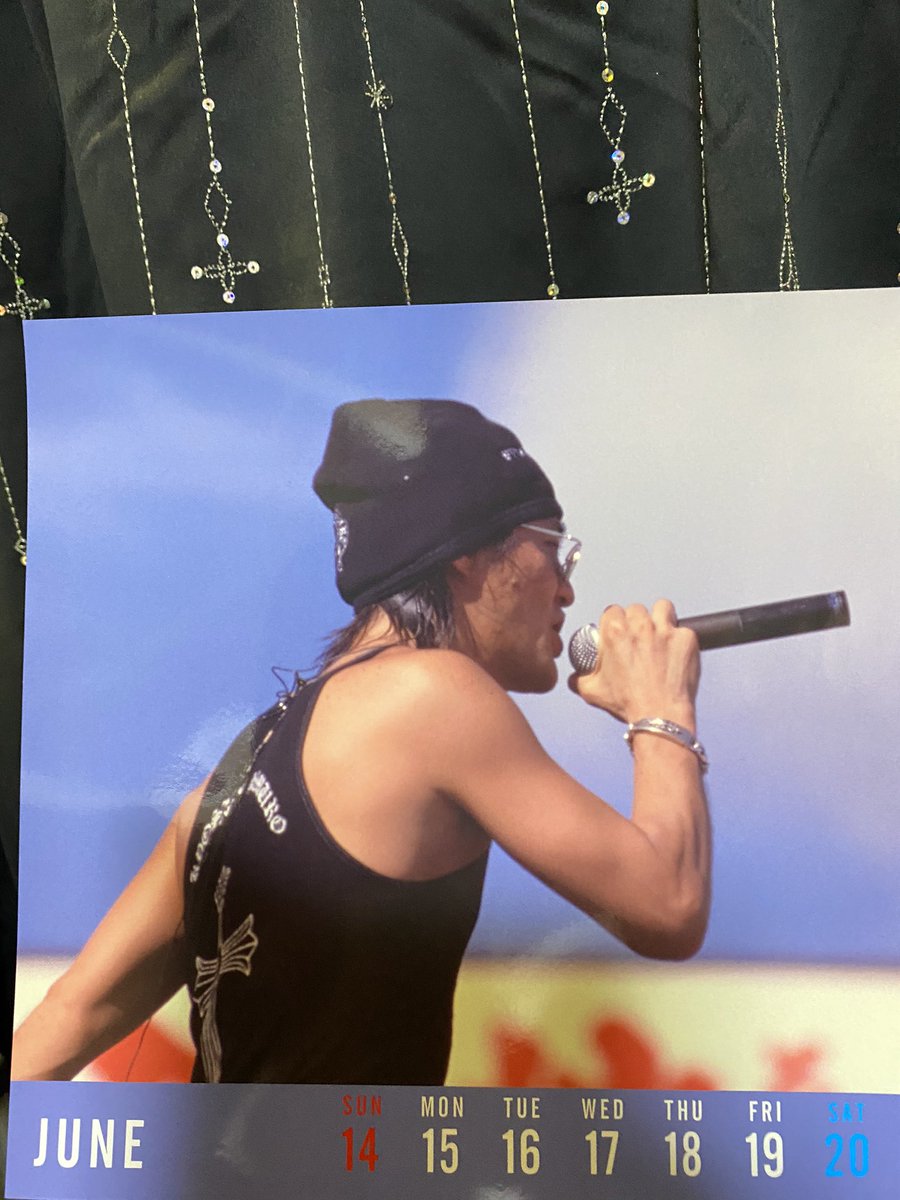 今週の我が家の御自慢のカレンダー ( ˘ω˘ )ノ🗓✨ クロムハーツコラボ