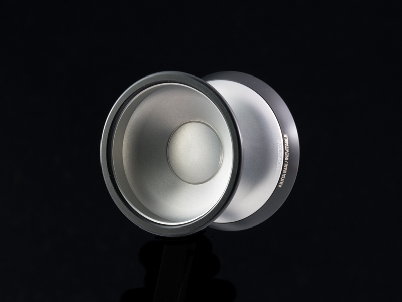 ハイスタンダードを体現したバイメタルヨーヨー「イネビタブル」に新色