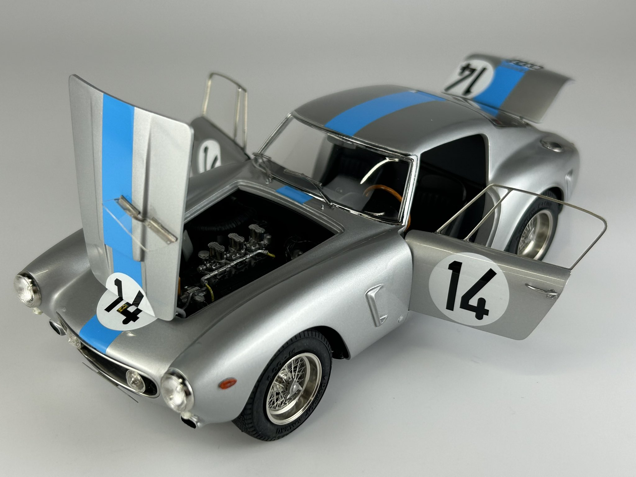 Ferrari 250GT SWBモデルファクトリーヒロ完成車