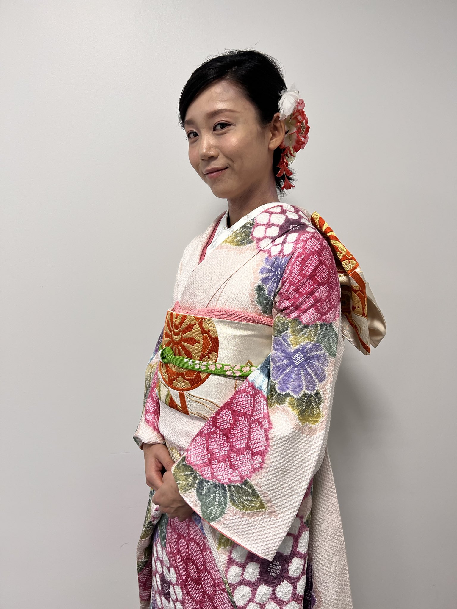 藤娘きぬたや 落款入 総絞り 振袖 桜文様 正絹 躾糸付き