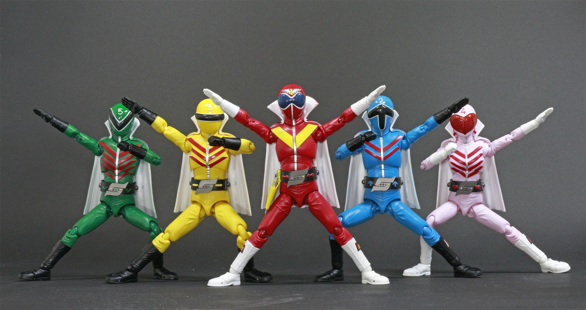 HERO ACTION FIGURE ゴレンジャー アカ アオ＆キ モモ＆ミド 【公式通販】