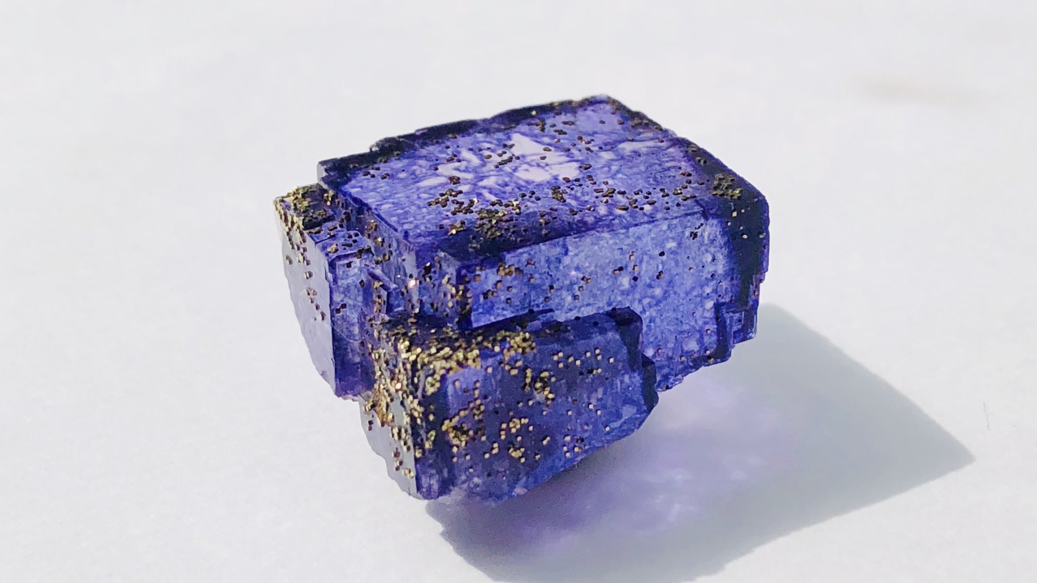 ヤオガンシャン山脈の様な景色パイライト共生「アジュールブルー