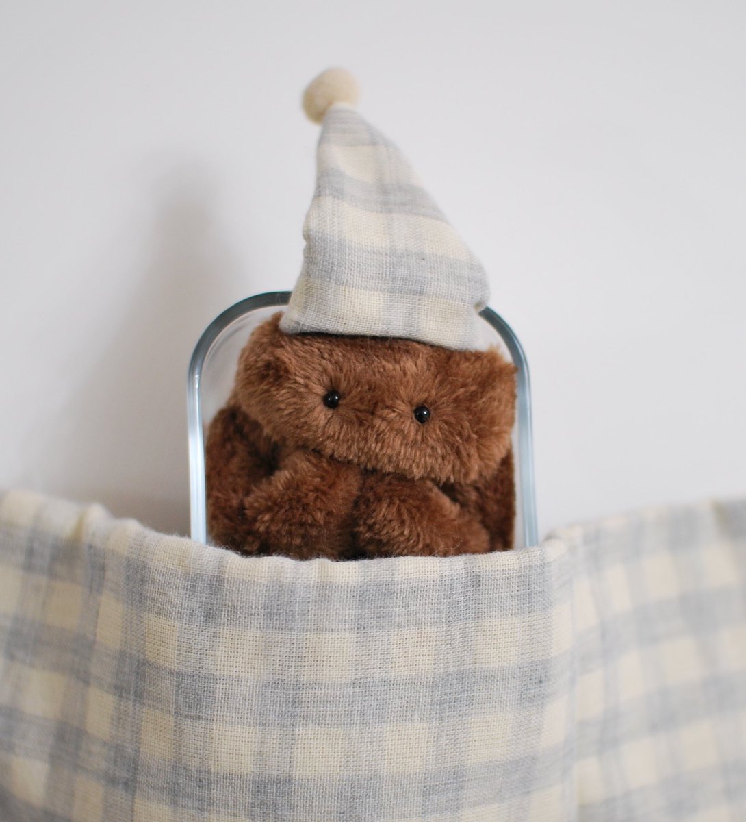 一晩寝かせられてるカレーのぬいぐるみです