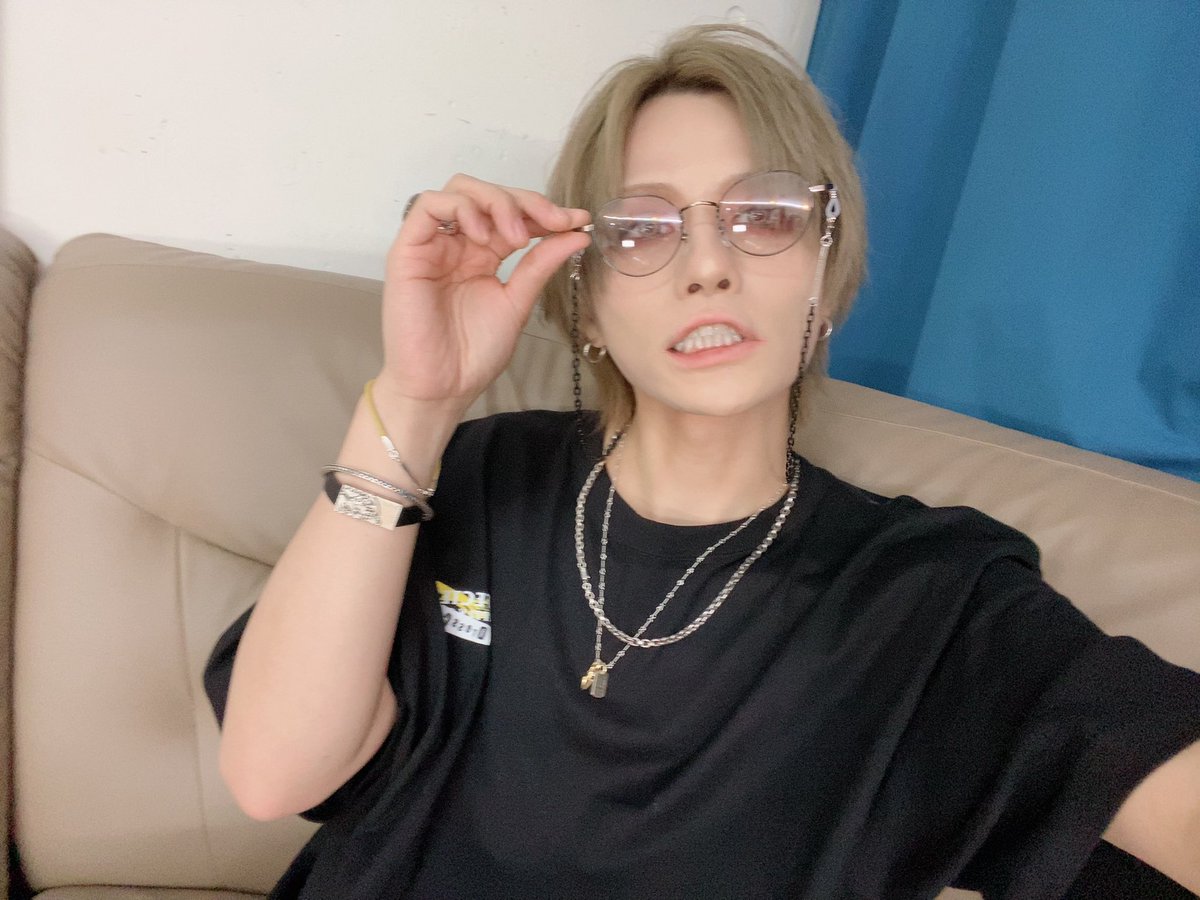 vistlip 瑠伊プロデュース luan. レザーブレスレット vistlip 瑠伊