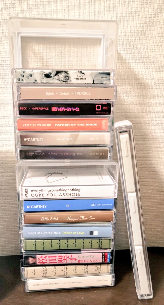 Cassette City 100本収納 赤色 Cassette City 100本収納 赤色 Cassette