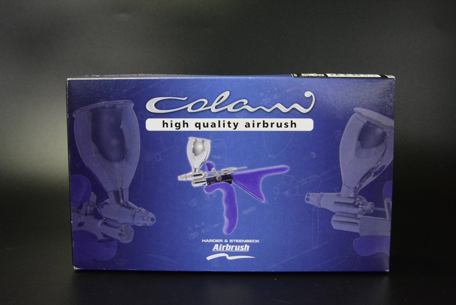 手にピッタリと馴染む？ドイツの工業デザイナー「ルイジ・コラーニ」が