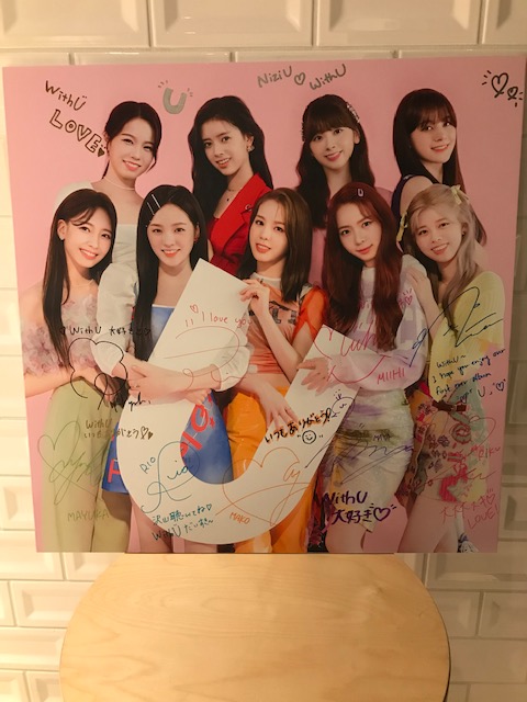 NiziU 台湾 全員直筆サイン入り ポスター ☆NIZIU☆メンバー全員直筆