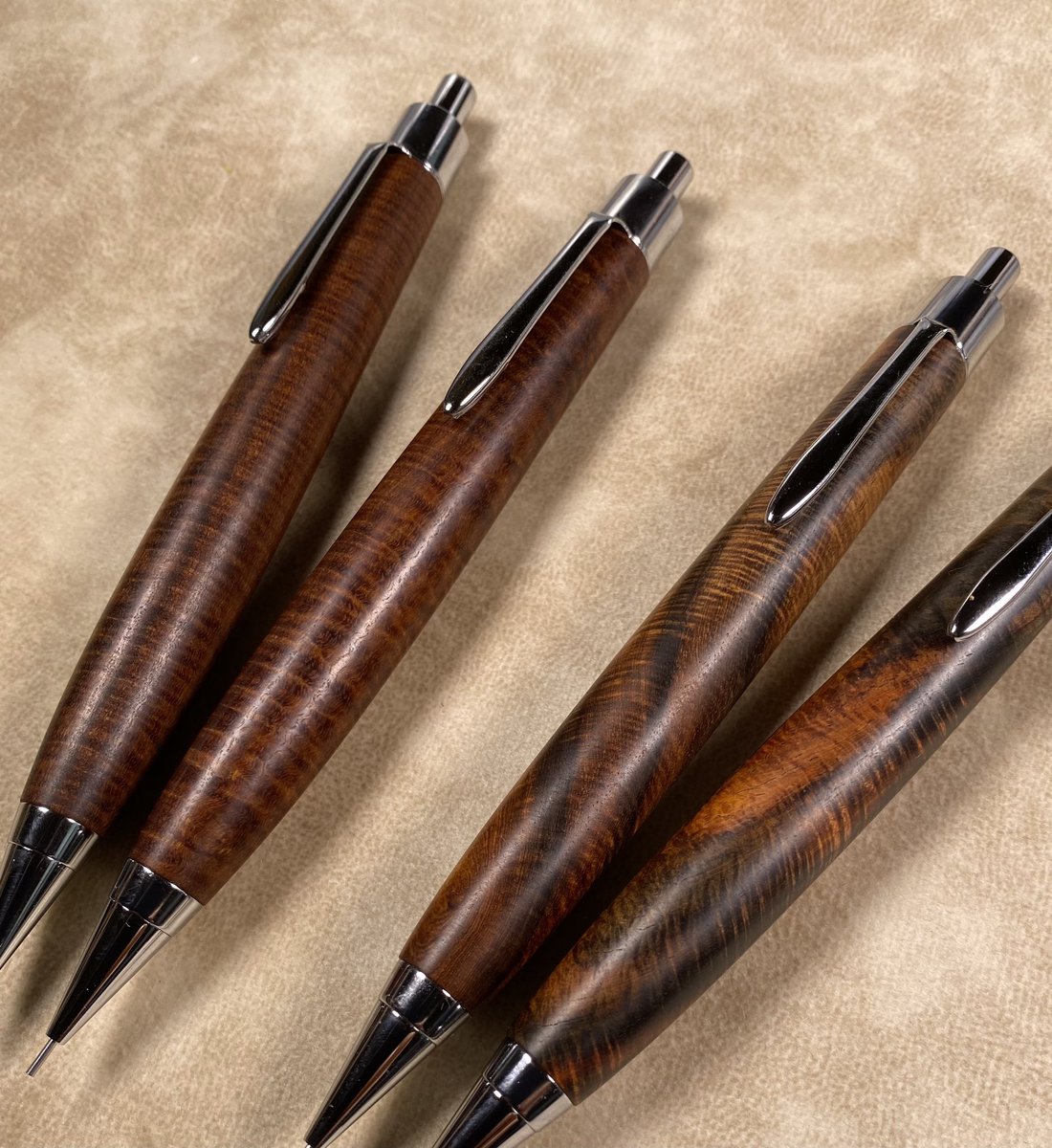 先日のサイアミーズローズウッドとリングギジーのシャーペンが出来まし