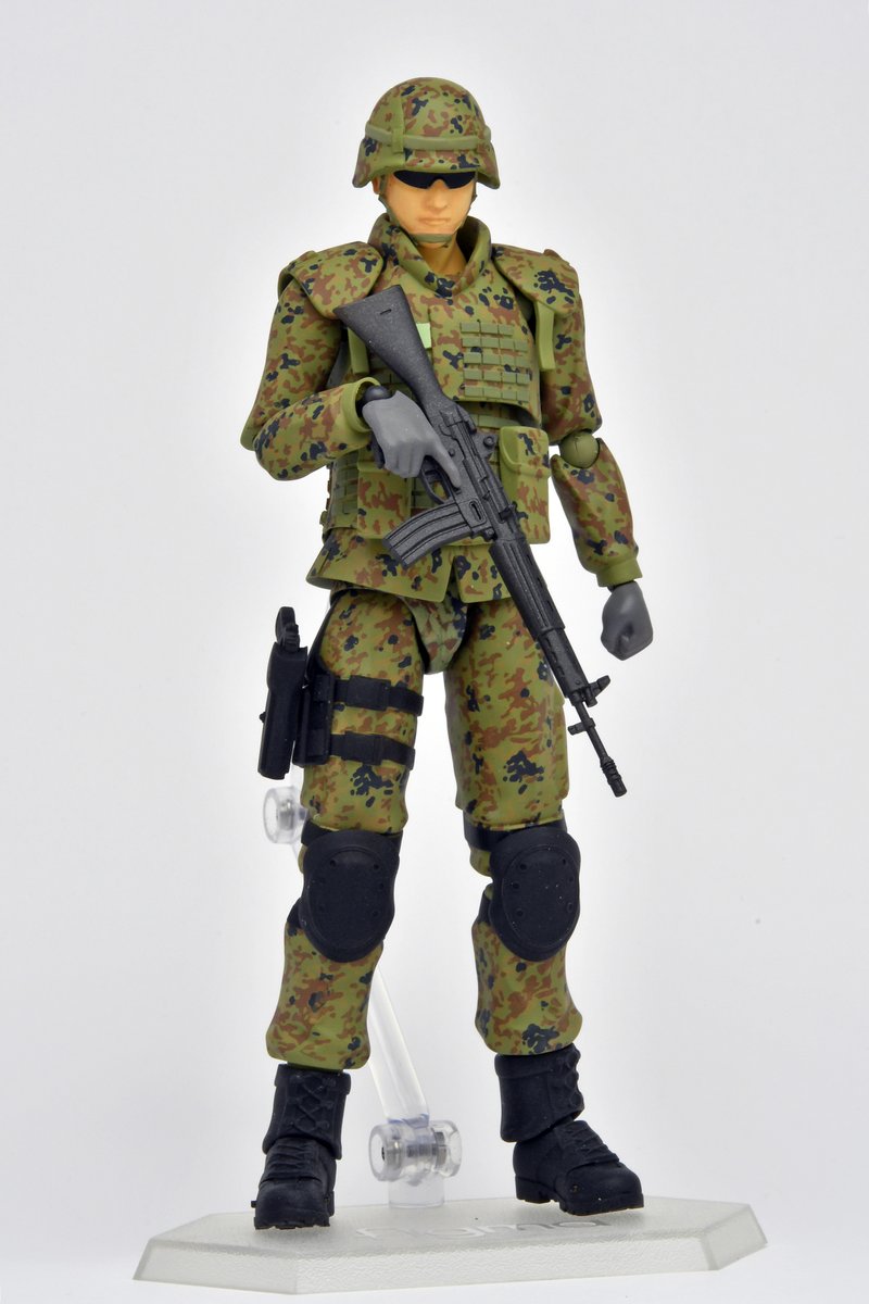 ラジコンジープ figma 自衛隊員 破損品 ラジコンジープ figma 自衛隊員