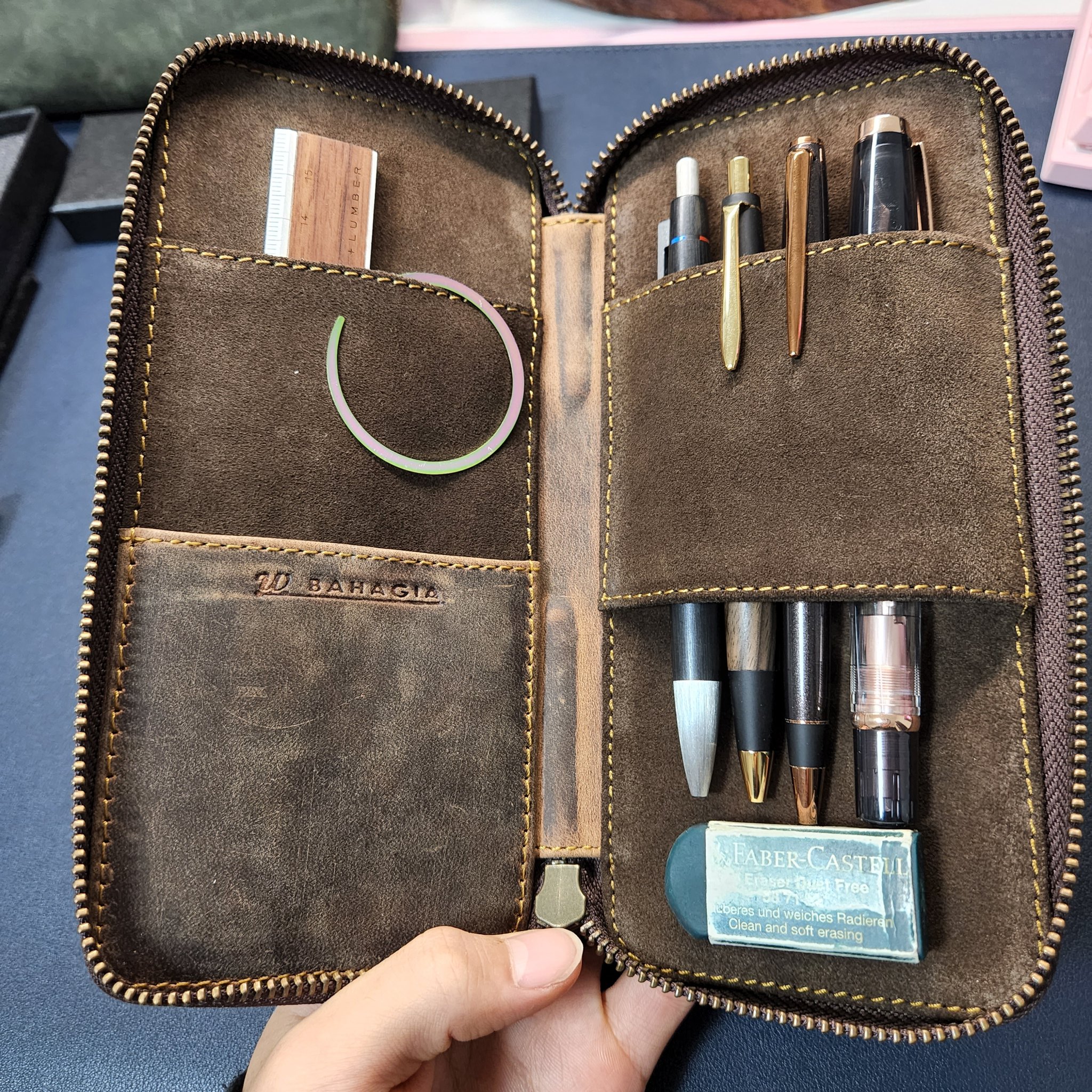 バハギア＆クラフト ラウンドジップ型ペンケース 【公式通販】