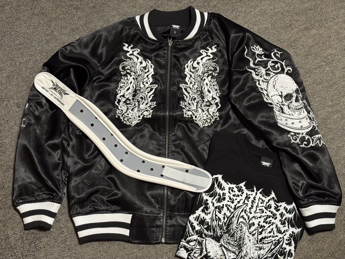 スカジャンめっちゃカッコいい😎 極寒の中3時間並んだ甲斐あった