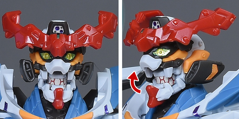 展開口エグい。。。口内は赤と青のシールが選択可能。形状が劇中と