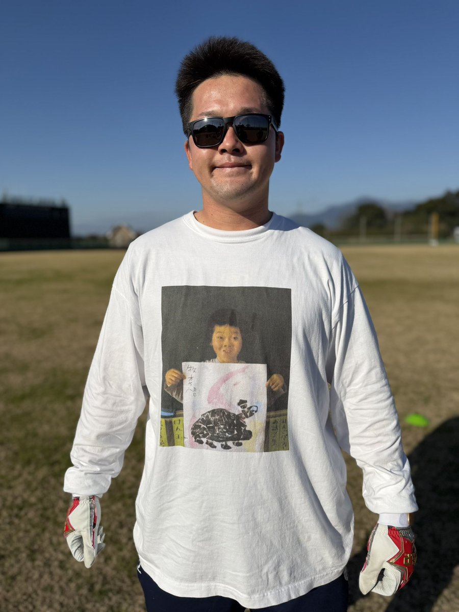 同級生が作ってくれたという特製Tシャツを着用してトレーニングに励ん