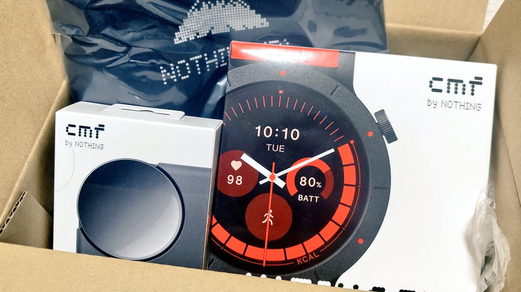 旅行から帰ってきたら届いてました nothing福袋nasu 1番 wacth入ってい