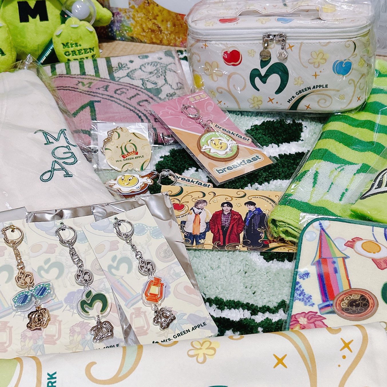 Mrs. GREEN APPLE ポーチ バッジセット キーホルダー Mrs. GREEN APPLE