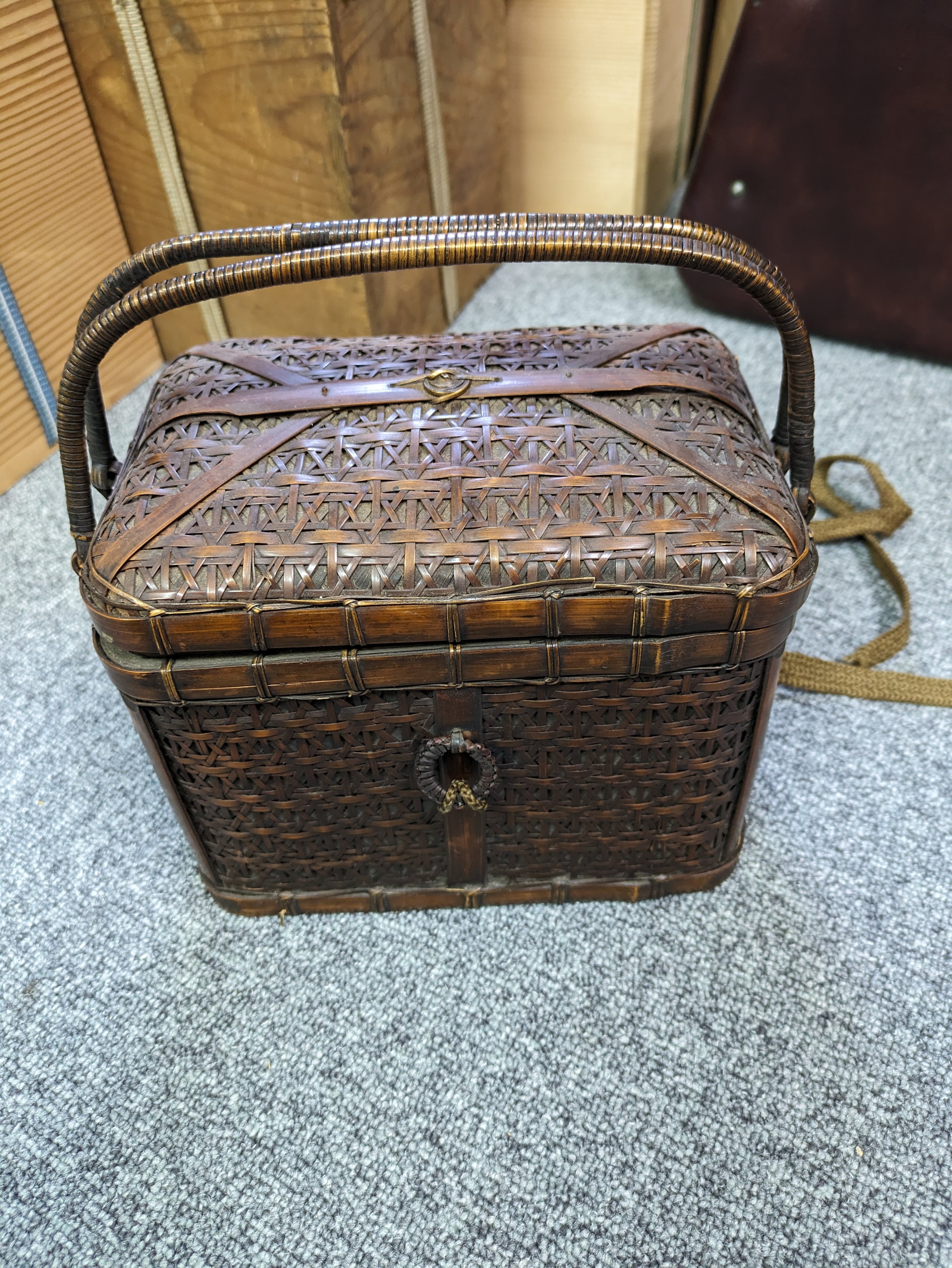 煎茶道具】提籃籠 人物彫 提手 竹編 古美術 骨董