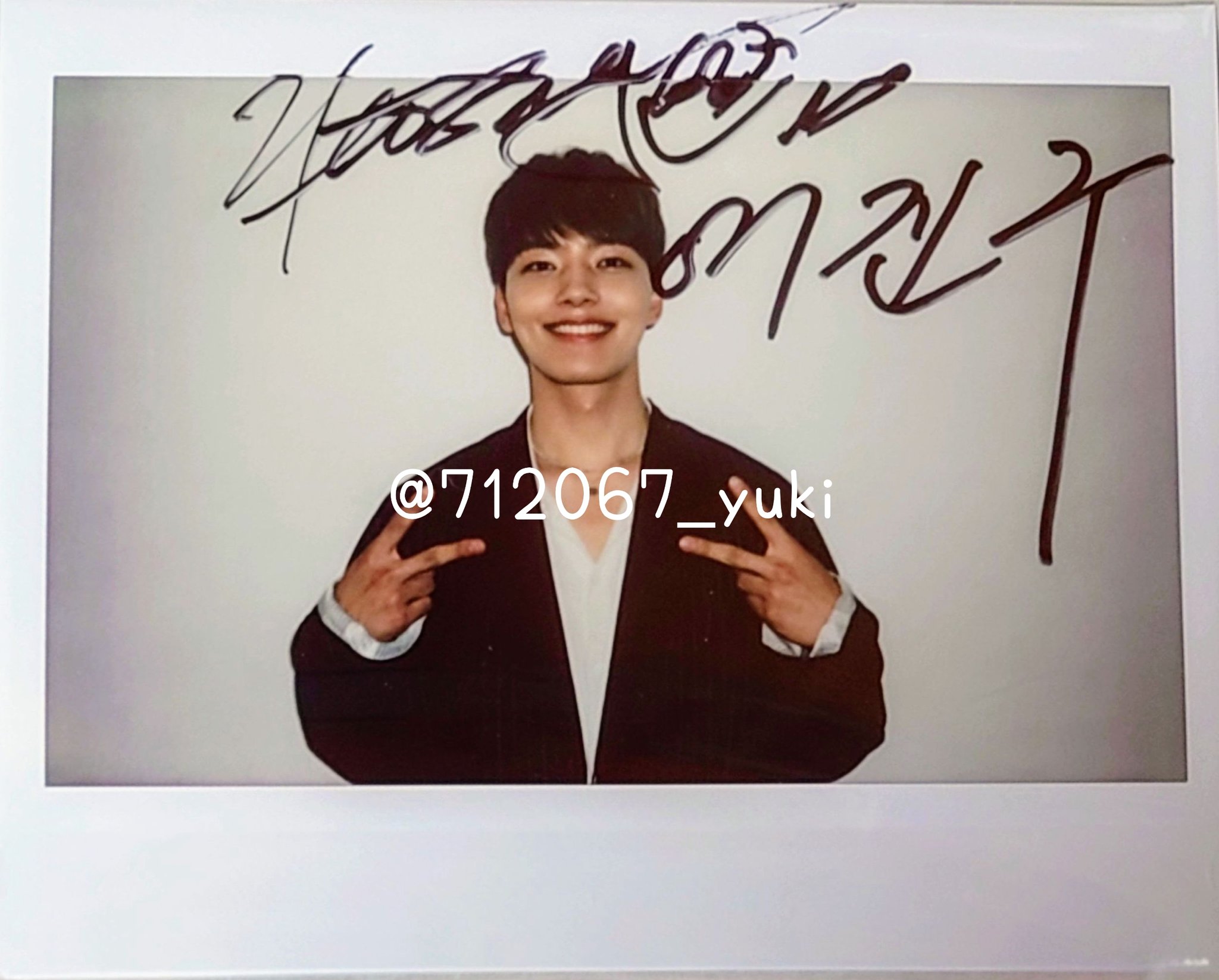 Loossemble EVERLINE 直筆サイン ポラロイド ヨジン Loossemble