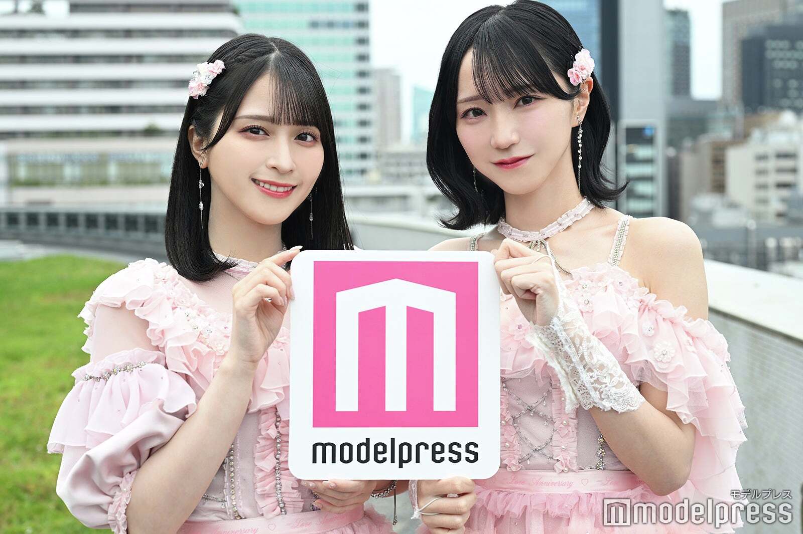 当選品♪ ＝LOVE いかりんぐ 佐々木舞香&野口衣織 W直筆サイン入り