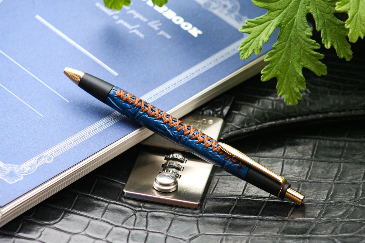 🐊新色紹介🐊 過去に大人気だったクロコダイルブルー。 その上位カラー