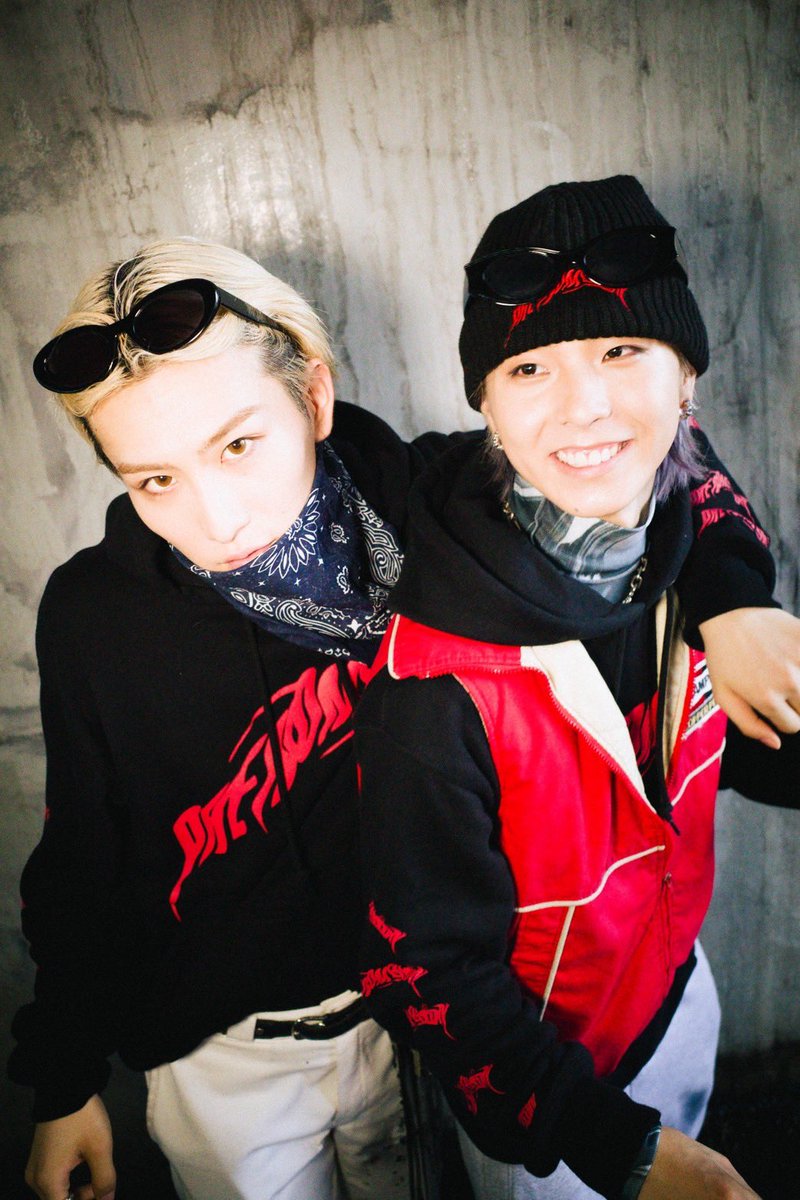 みんな、24karatsのサポートウェアが 好評みたいで、受注販売が明日