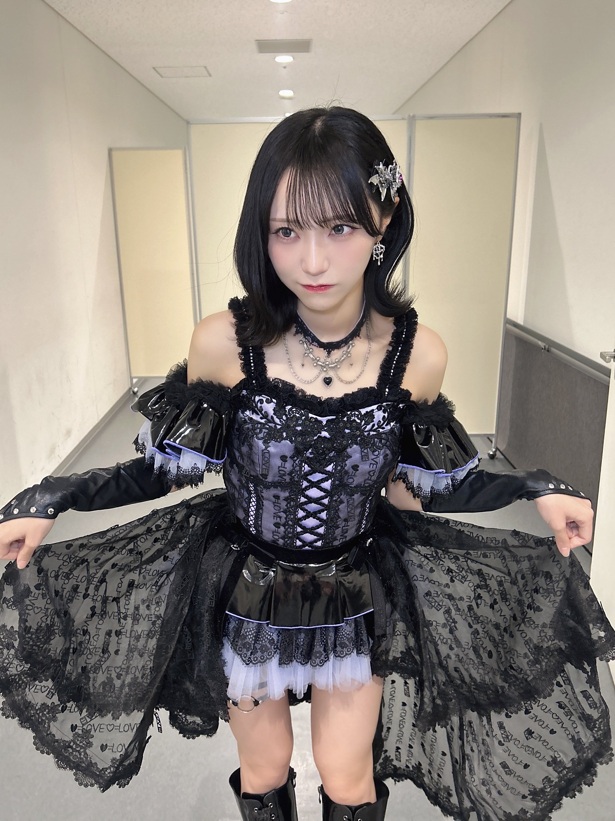 む*ぎ様 【最終値下げ】野口衣織 ツアー黒衣装 ヨリ 生写真 直筆 む