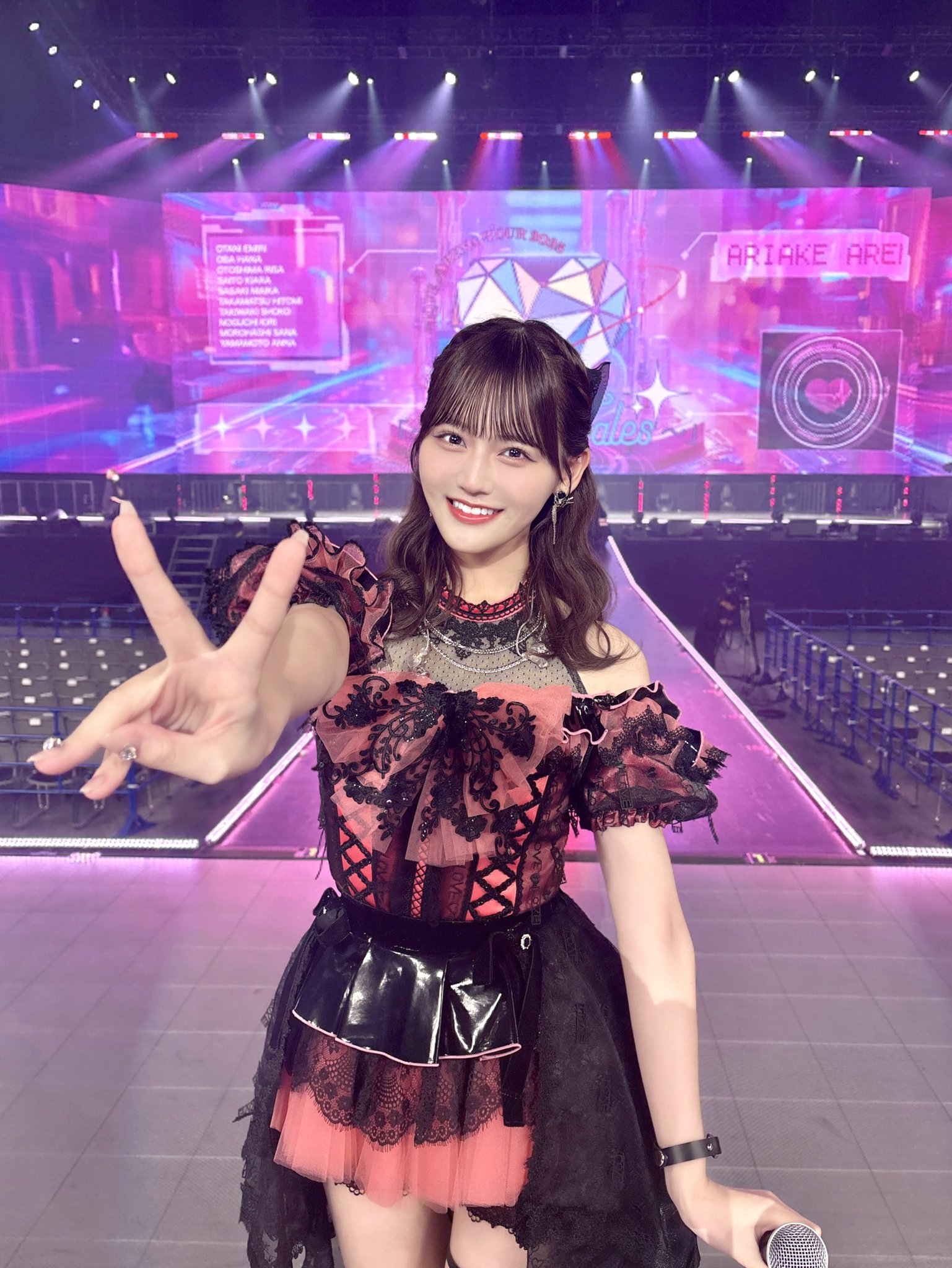 イコラブ 髙松瞳 生写真 アリーナツアー2025衣装 黒衣装 チュウ 直筆