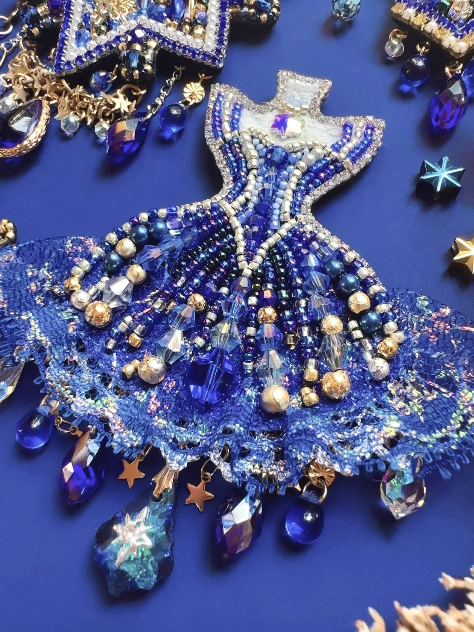 piari 様 ハンドメイド 作品 ブローチ ブルー piari様 ビーズ ブローチ