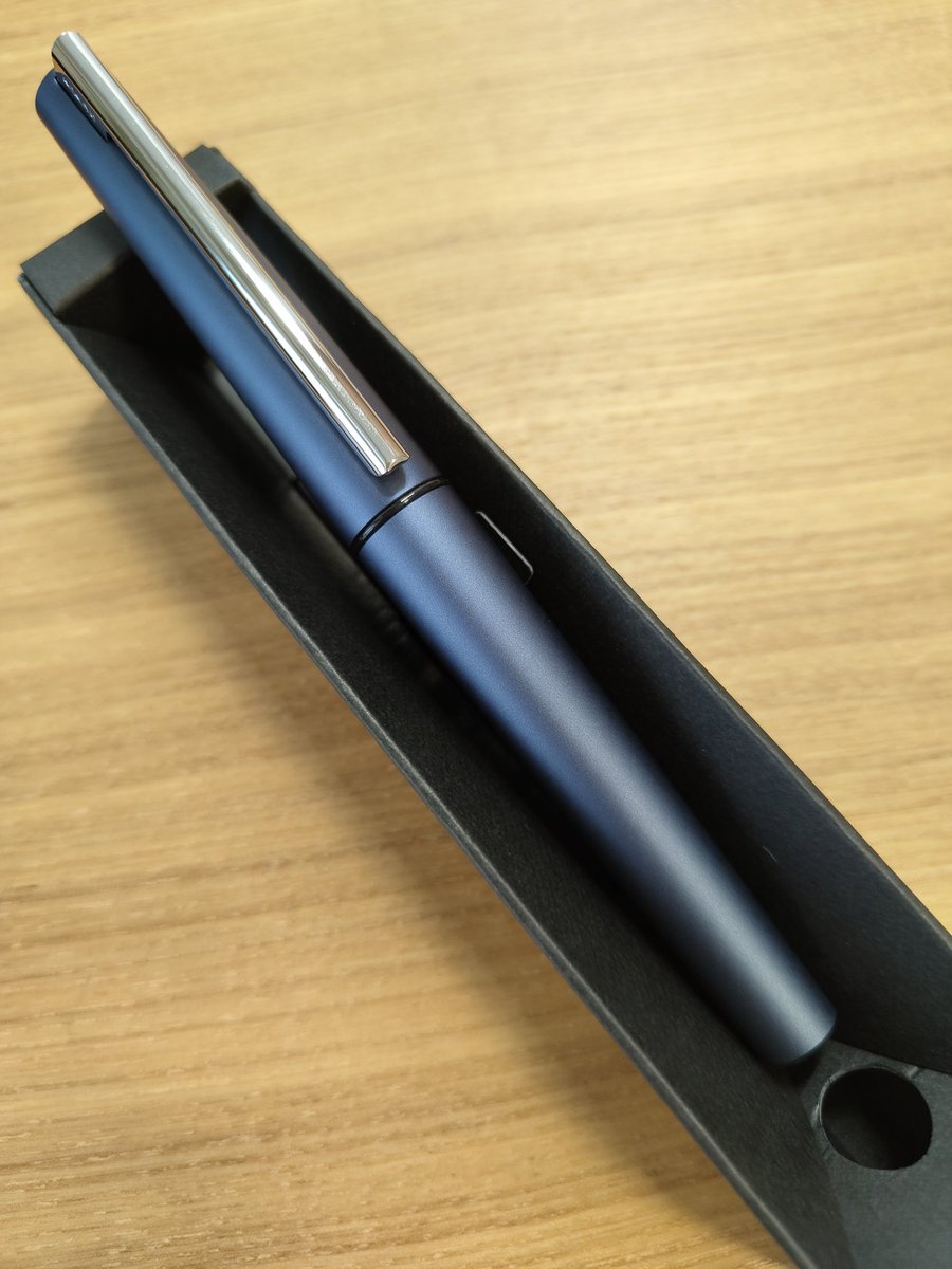 8/13より発売の「KOKUYO WP」ミッドナイトブルー、もう手に入れまし