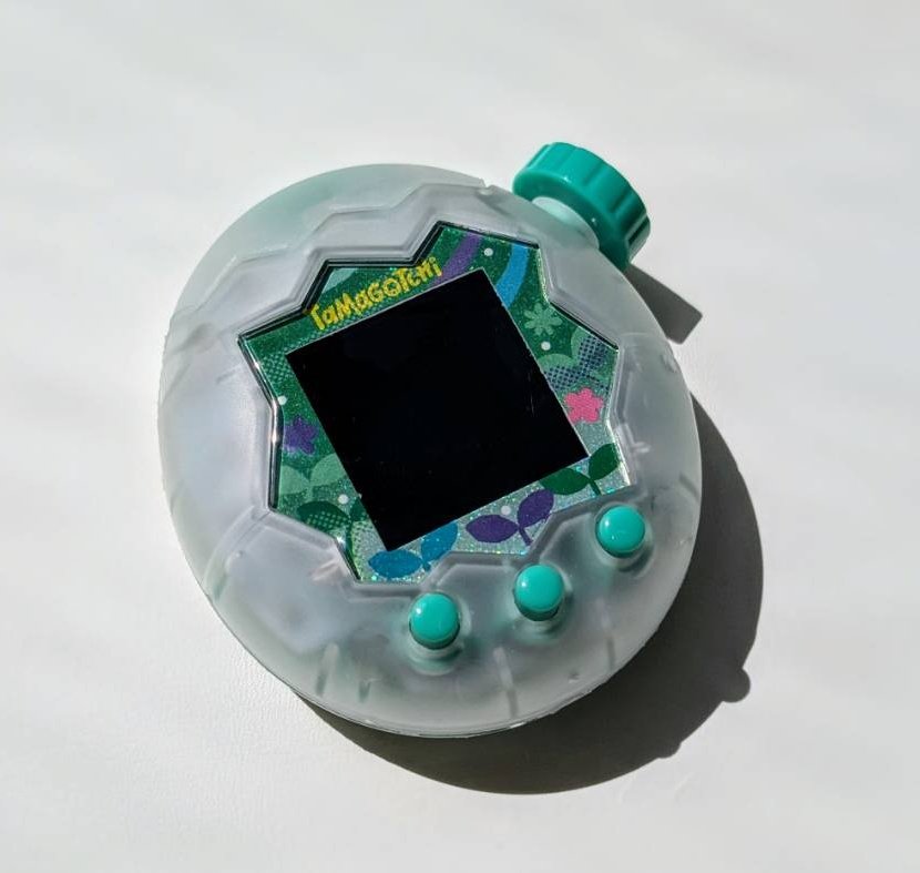 たまごっちのスキンカスタムした✨🤍 スケルトンのたまパラがこの世に