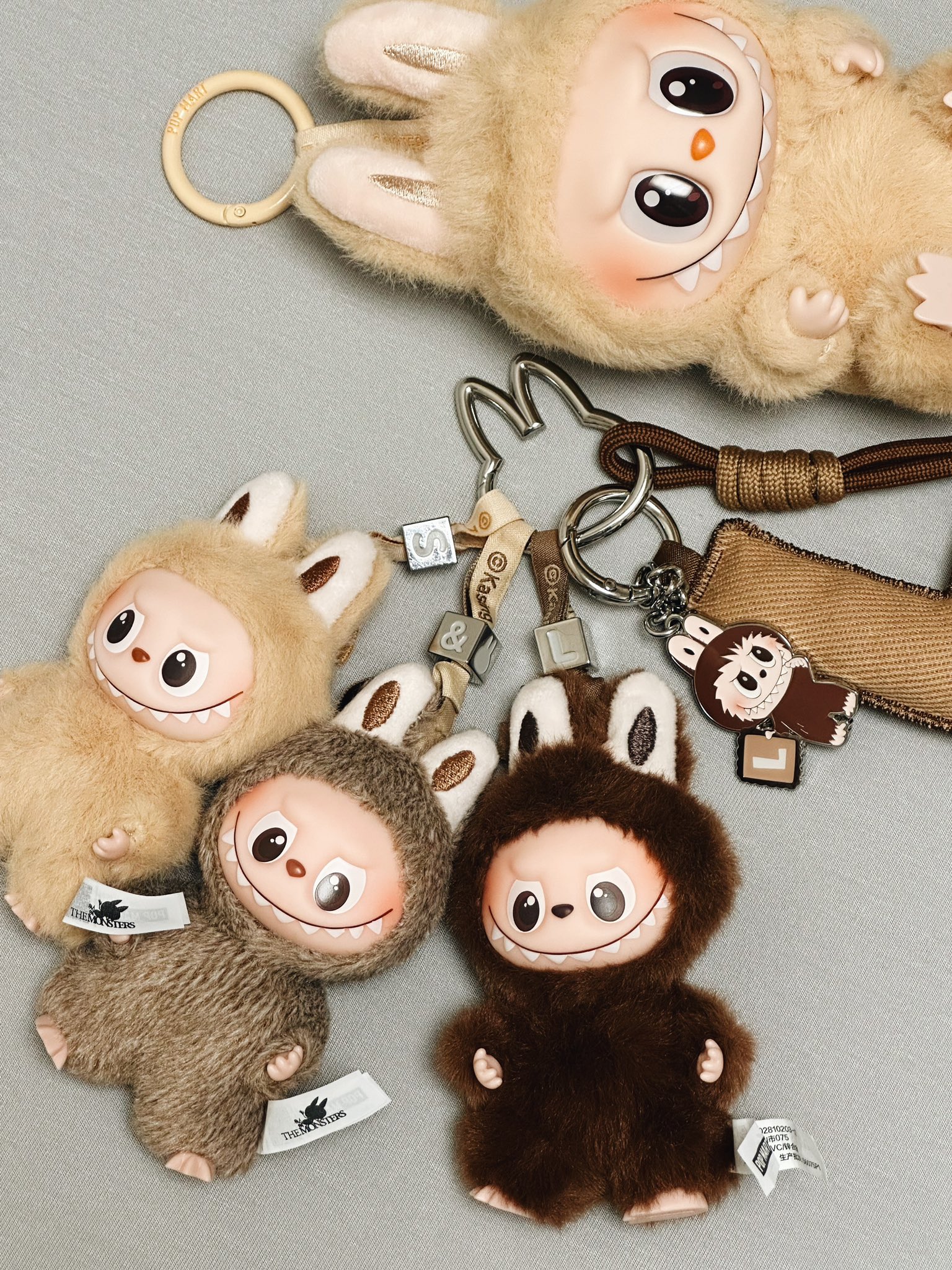 ラブブ イニシャル PIN FOR LOVE キーホルダー ラブブ イニシャル PIN