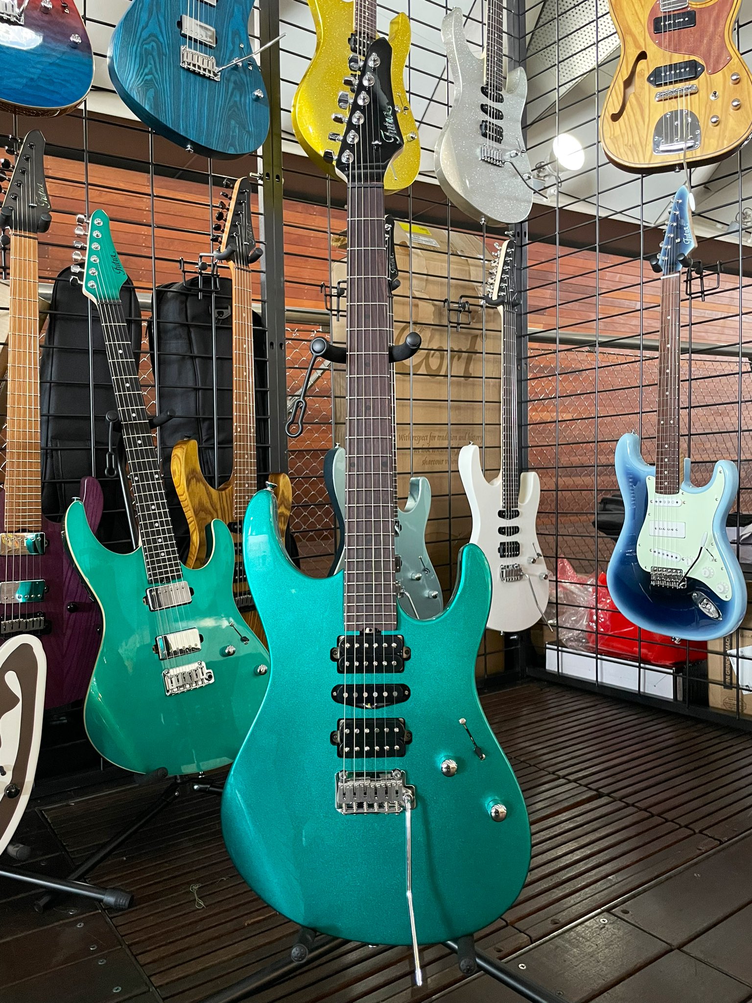 gfc 7弦 オーダー ヘッドレスギター 青緑 gfc 7弦 オーダー ヘッドレス