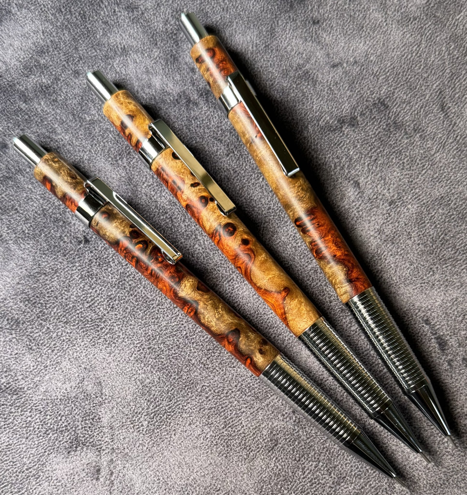 クラフトエー ツイスト消しゴム 花梨瘤杢 おまけ付き クラフトエー 本