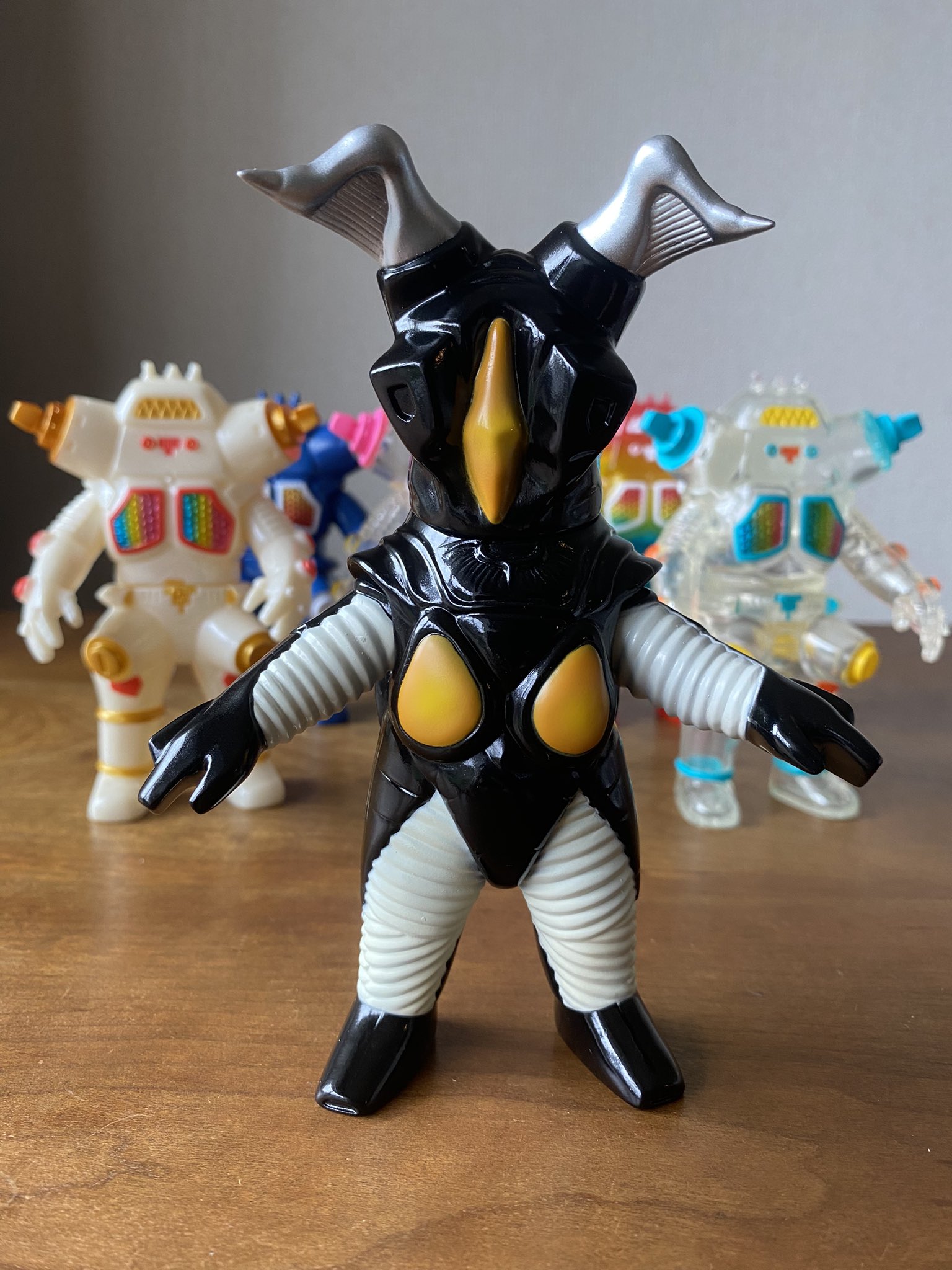 B*ん様 KAIJIN x One up. ゼットン ソフビ 2体 フィギュア Amazon.co.jp: