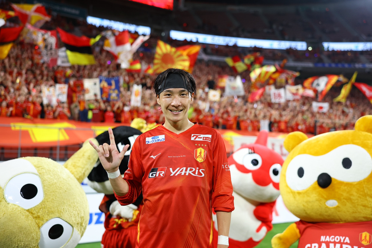 名古屋グランパス 山岸祐也 ヘアバンド HATTRICK（ハットトリック