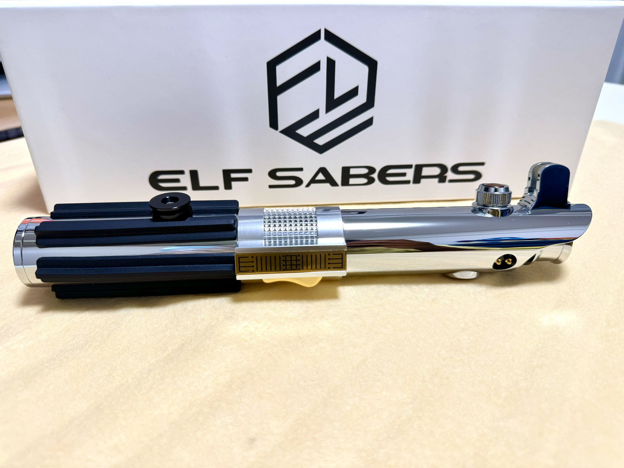 新品 ELF SABERS AS3 V2 ネオピクセル ライトセーバー カスタム