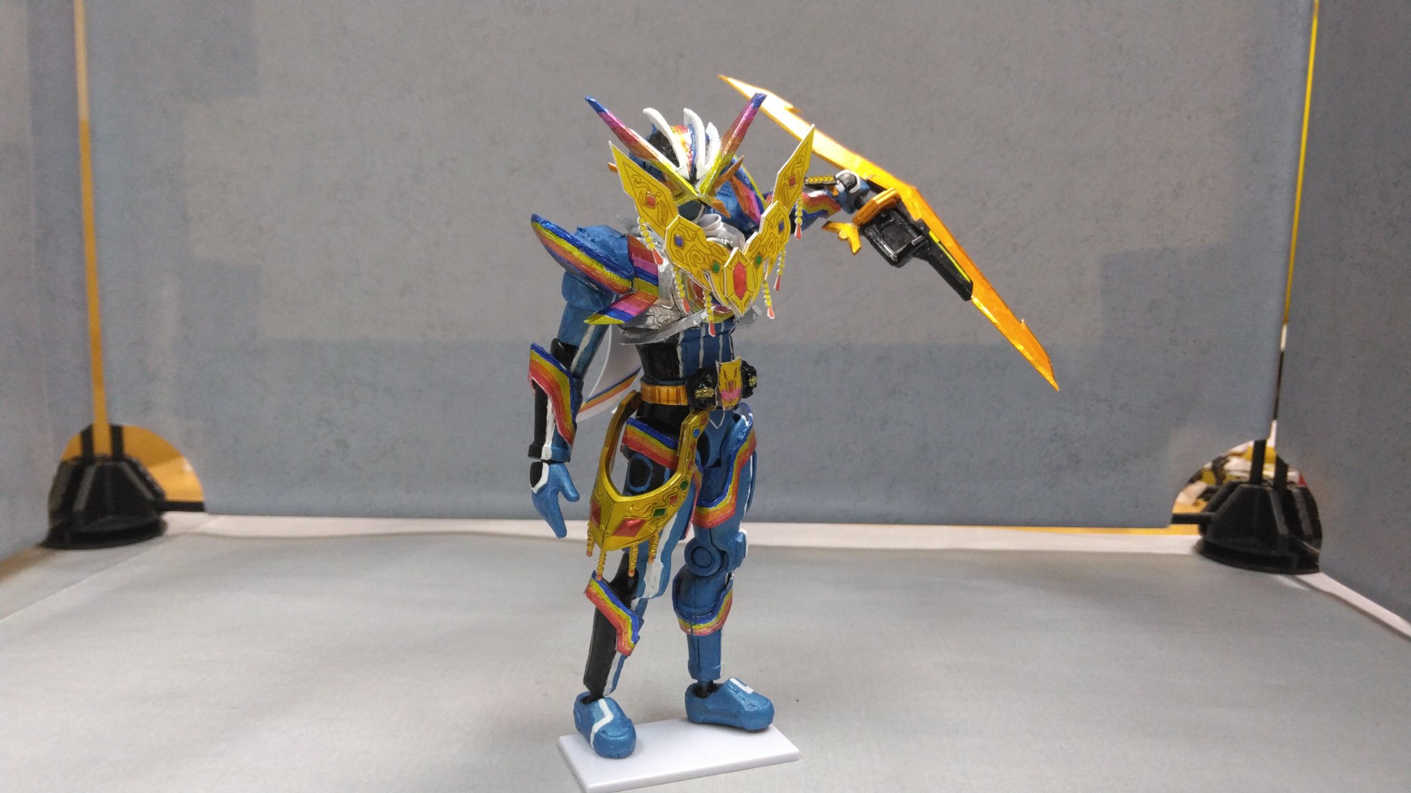 改造品 フィギュア 仮面ライダーガッチャード レインボーガッチャード