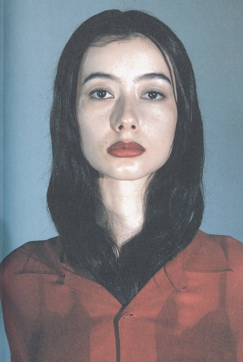 荒木経惟撮影モデル桐島かれん写真パネル