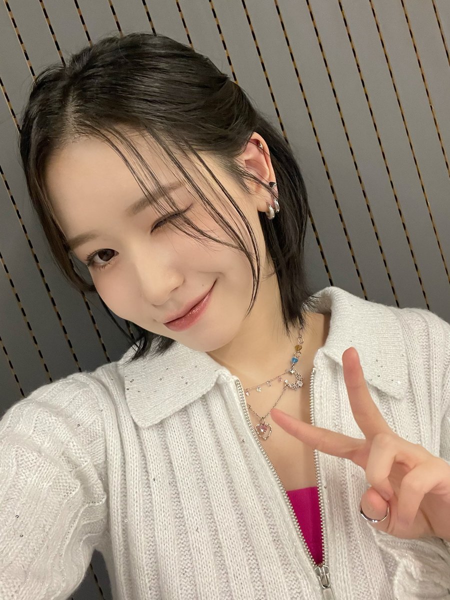 おすわりME:EYE'S ミャイズ MO:NA 笠原桃奈 ME:I on X: