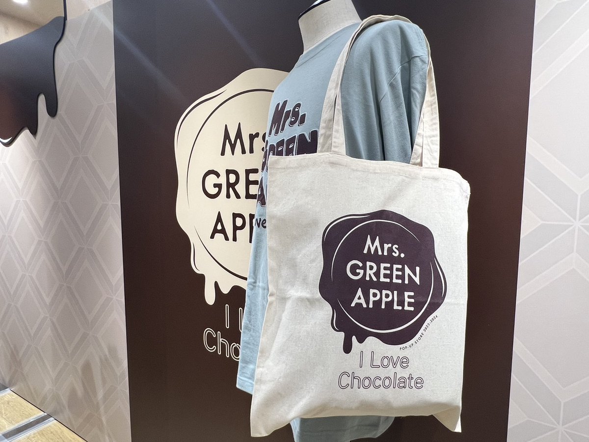 グッズのご紹介】 □Shopping Bag ロゴとハートアップルの2種類展開