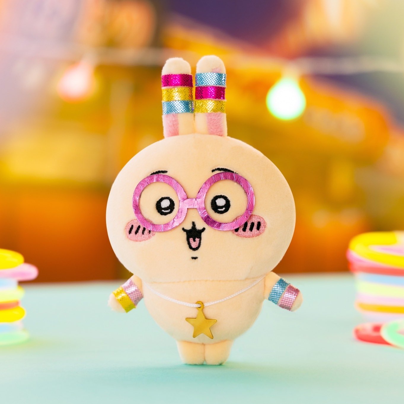 ちいかわ フッサフッサなパジャマ 光る輪っかをつけたうさぎ オデみ