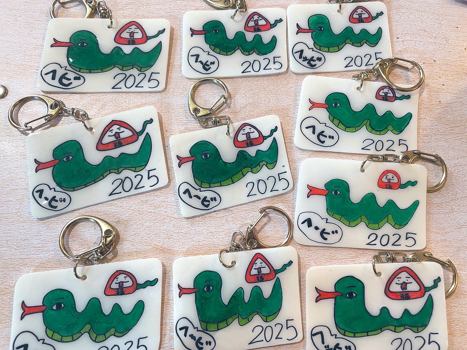 ずとまよ】Wooden Keychain (巳年）色違いver. ずっと真夜中でいいの