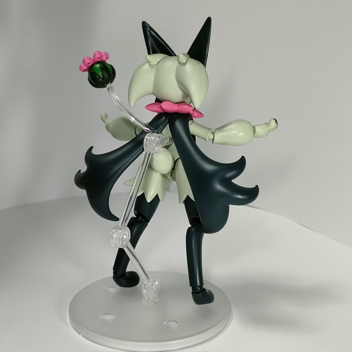 ポケプラ56よりマスカーニャのプラモデルを組み立て塗装しました。 目